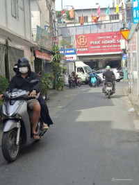 Hxh 8m thông Lạc Long Quân, 70m2, 4.54×14.54, 3 tầng, chỉ 11.4 tỷ TL, vị trí đẹp