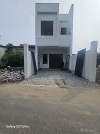 Chỉ 2,38 tỷ có nhà 1 trệt 1 lầu TP Thủ Dầu Một mặt tiền đường nhựa có sân ô tô