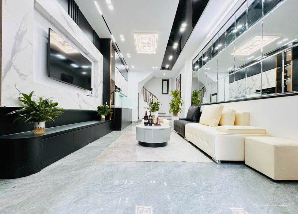 NHÀ 5 TẦNG NHẬN NHÀ TRƯỚC TẾT 2026 - GẦN CẦU NHẬT TÂN - HƠN 5 TỶ - Oto