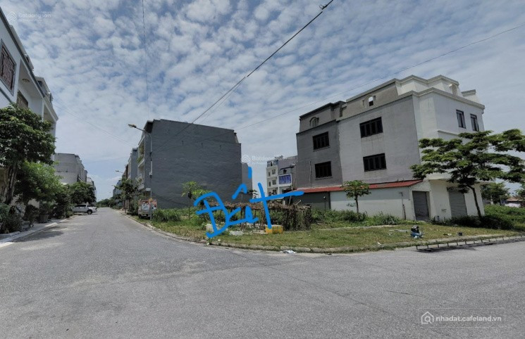 BÁN ĐẤT HOÀ LẠC VIEW HỒ TÂN XÃ ĐƯỜNG RỘNG ÔTÔ TRÁNH Ở SƯỚNG KD TỐT, SÁT METRO5