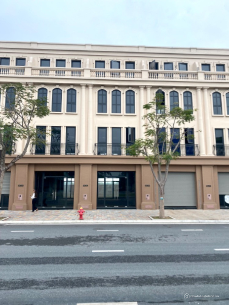 Bán nhà 4 tầng mặt đường Hạnh Phúc 42 m gần công viên K-park Vin Royal Island HP