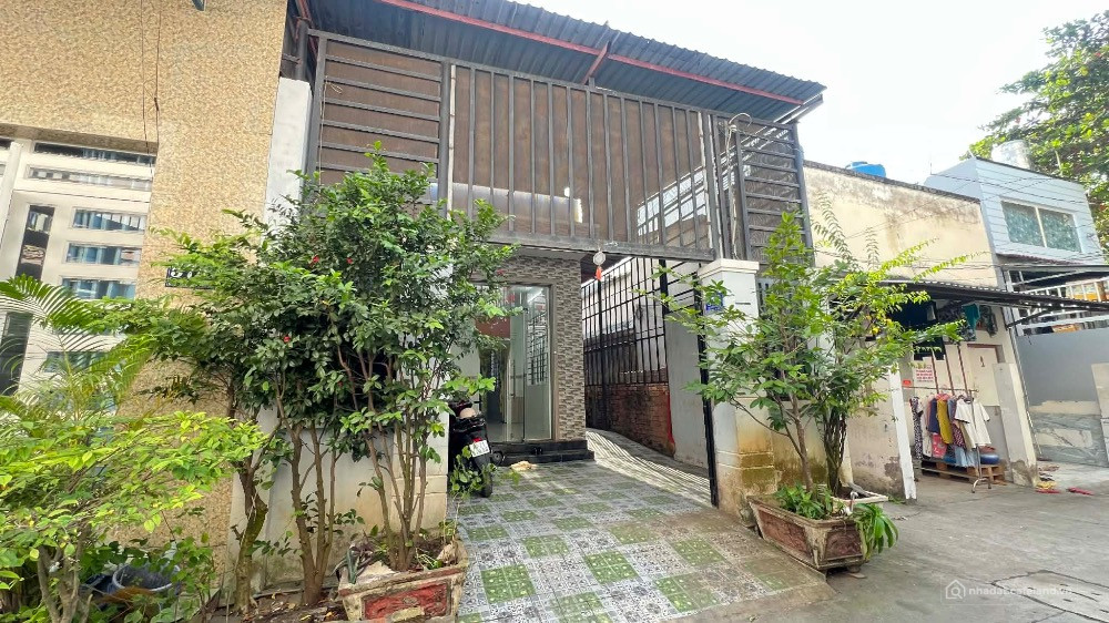 Hàng kín - 155m2 full Thổ cư - có nhà Cấp 4 chắc đẹp - TT Nhà Bè.