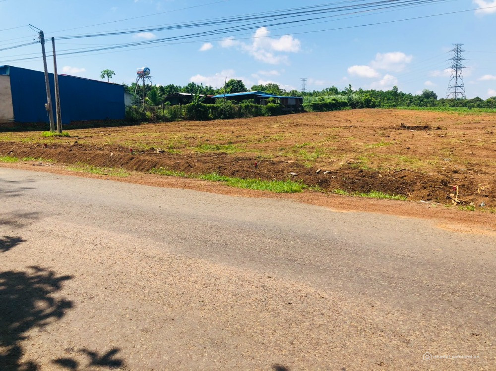 BÁN LÔ ĐẤT 15X65=1010M2 NGAY CHỢ, ĐƯỜNG 18M, ĐIỆN NƯỚC, DÂN CƯ ĐÔNG, GIÁ 190TR