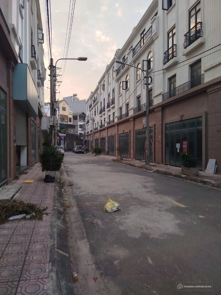 Đón đường Trịnh Văn Bô - Bán căn liền kề tại Khu đấu giá - Xã Sơn Đồng - Hà Nội.