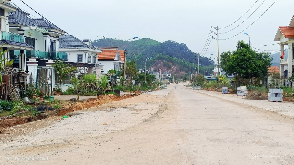 Đón sóng hạ tầng Vân Đồn - Sở hữu vị trí "Vàng" sát trục 44m