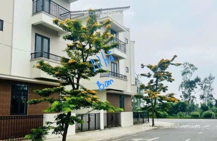 CÓ ĐẤT CÓ NHÀ, Ở, KD, CHO THUÊ, ĐƯỜNG THÔN RỘNG, Ô TÔ TRÁNH, TRUNG TÂM THỊ TRẤN