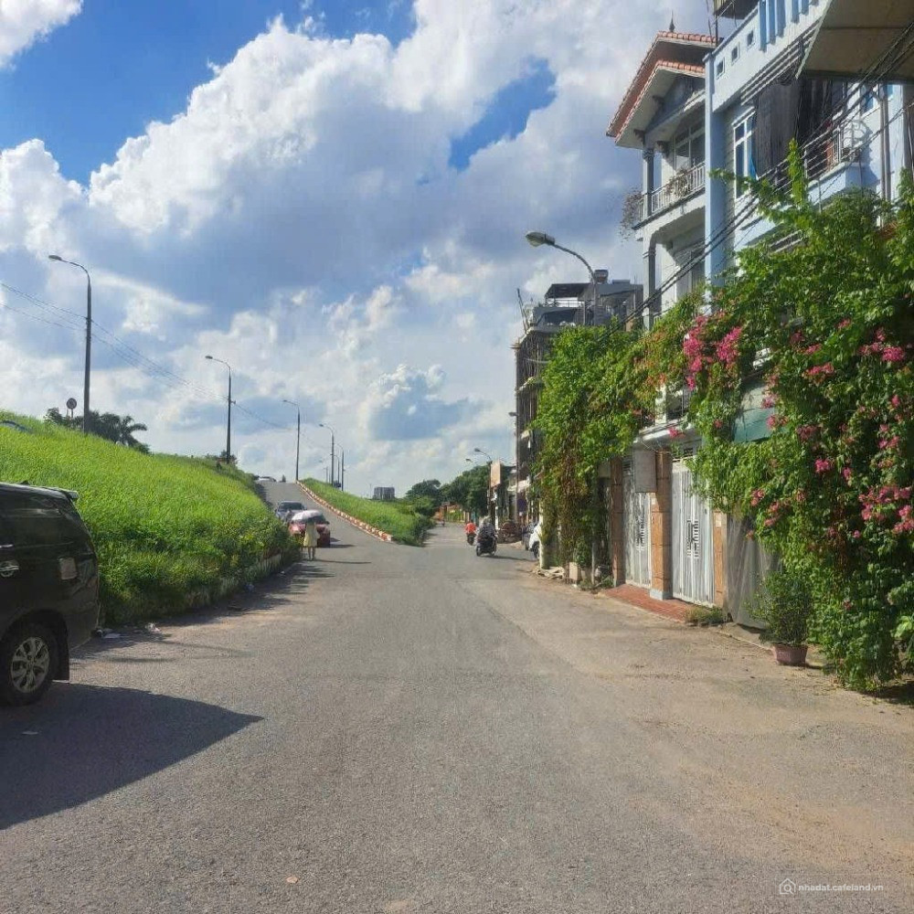 Nhà dưới 7 tỷ bán nhanh Long Biên 40m2 5 tầng ô tô đỗ cổng full nội thất