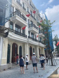 Bán nhà phố hoàng quốc việt kéo dài xây sẵn 5 tầng giá 16,1 tỷ