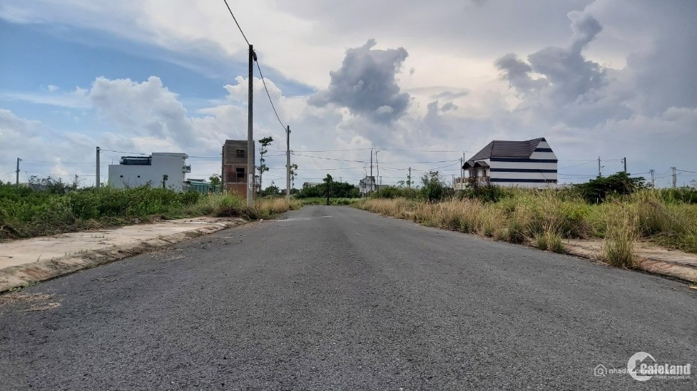 BÁN NỀN ĐẤT VỊ TRÍ ĐẸP NGAY QUỐC LỘ 50 CẦN ĐƯỚC LONG AN