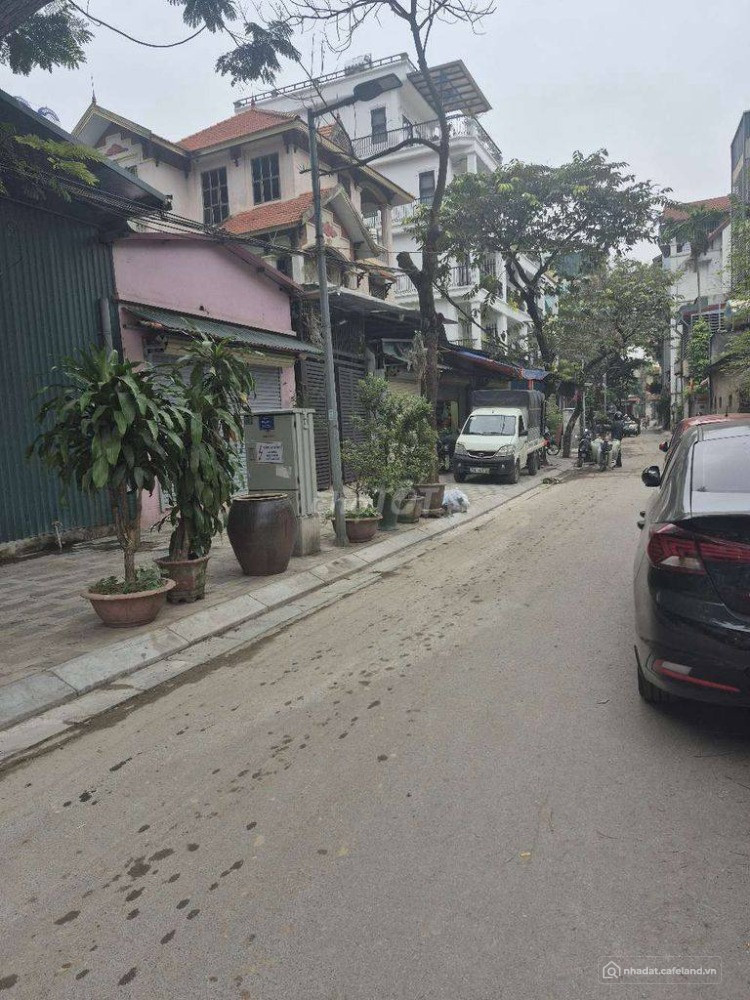 Bán đất Phú Thượng, Tây Hồ. Ô tô vào đất- Cạnh Ciputra- 110m, Mt 6.9m, giá 20 tỷ