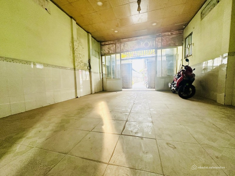 HẺM XE TẢI TIỆN KINH DOANH - NHÀ CŨ DT LỚN TIỆN XÂY MỚI 100M2 Trần Xuân Soạn