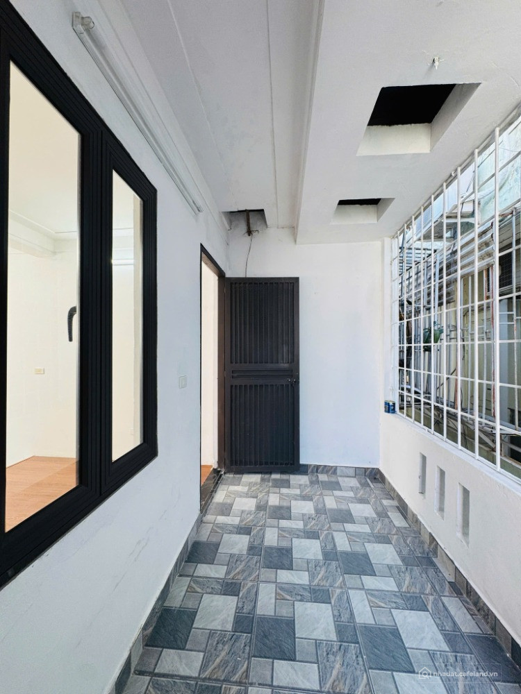 NHÀ YÊN HÒA CẦU GIẤY NHƯ MÁY IN TIỀN Ô TÔ GẦN 30M2 5TẦNG 7 TỶ NGÃ TƯ TRUNG KÍNH