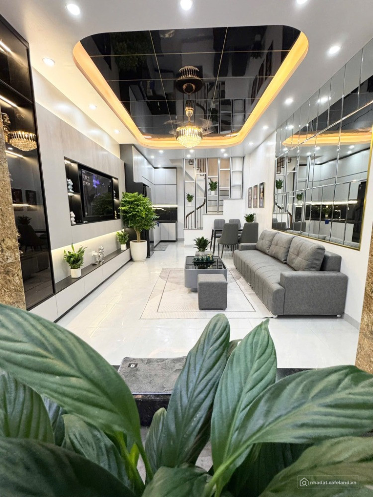 YÊN HÒA CẦU GIẤY LÔ GÓC 3 THOÁNG NGAY TRUNG TÂM 30M MT4 SÂN RỘNG 7 TỶ