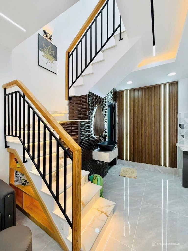 Bán nhà HXH Nguyễn Duy Cung gần Emart Phan Huy Ích ngang 4.6m dọn vào ở ngay