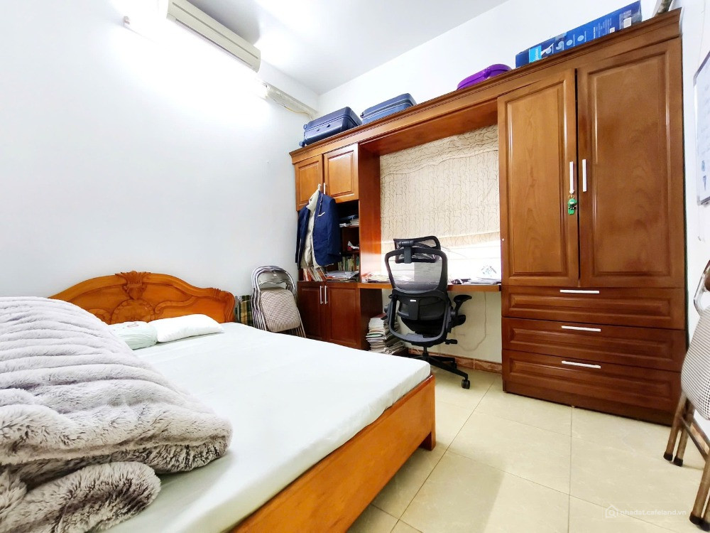 Bán gấp căn hộ chung cư Khu đô thị Định Công, Hoàng Mai, view mặt phố