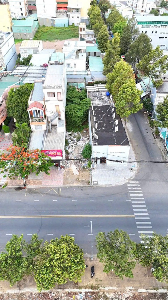 BÁN ĐẤT MẶT TIỀN ĐƯỜNG LÊ LỢI , ĐỐI DIỆN SÂN VẬN ĐỘNG CẦN THƠ