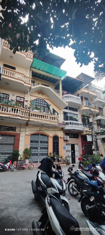 Bán nhà Phân lô Phúc Diễn- Nhà đẹp 2 thoáng- Ô tô đỗ cổng. Sổ 52m², 4t, mt 4.8m