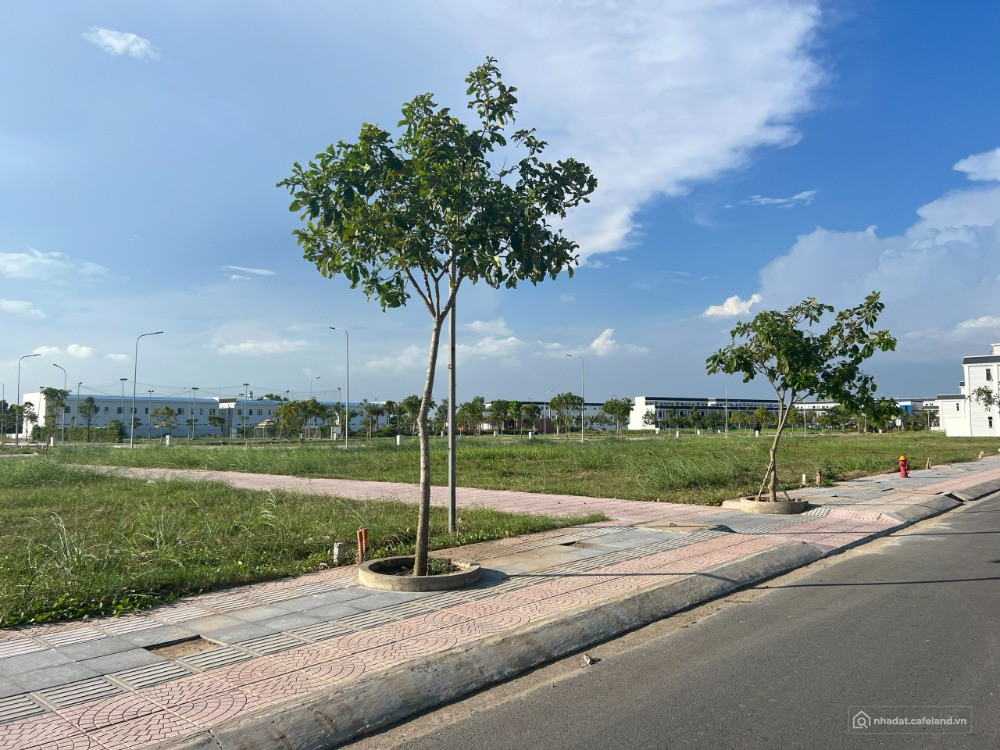 Chính chủ cần bán nhanh nền đất trong KDC The Sol City