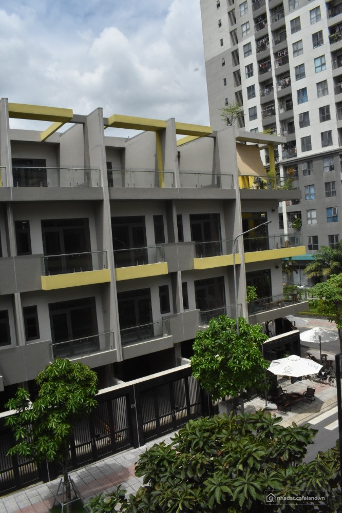 Bán nhà phố thương mại Bcons Uni Valley – 4 TẦNG – 217M² Sàn – GIÁ 8.2 TỶ