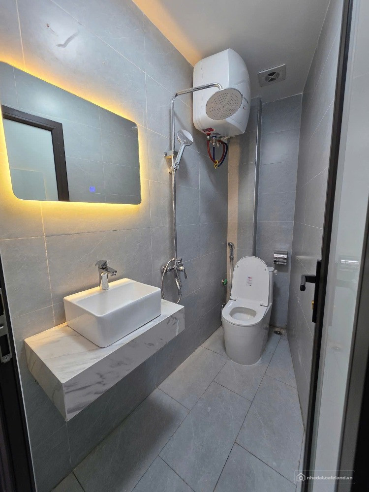 Bán Nhanh! Bán nhà riêng tại Hào Nam, 8,5 tỷ, 45m2, 1PK, 4PN, 4WC, 5 tầng