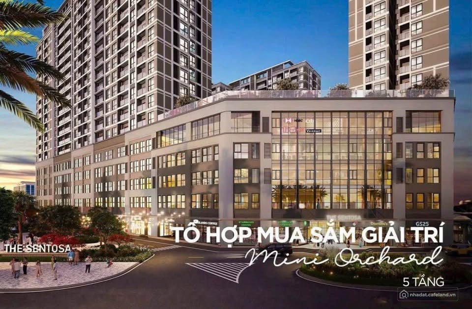 Duy nhất căn chung cư Vinhomes nhìn hồ bơi 81.2 m2 -2.8x tỷ