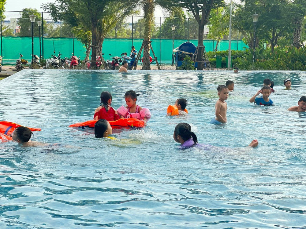 kẹt tiền trả nợ nên cần bán gấp nhà ngay trung tâm