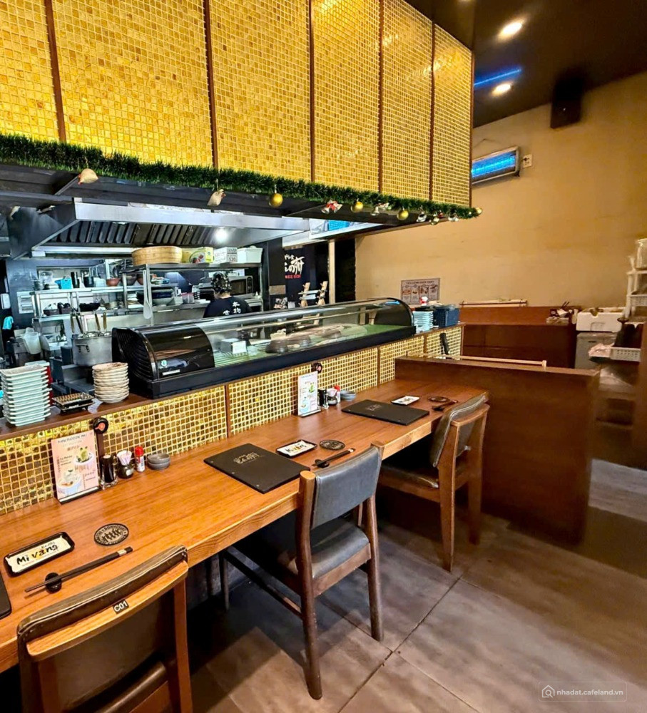 Shophouse for rent on Nguyễn Văn Linh – Phu My Hung, D7, Ideal for business