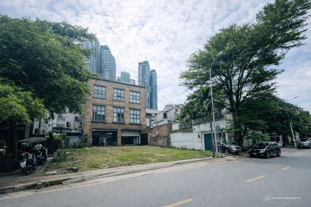 Chuyển nhượng lô đất mặt tiền đường Giang Văn Minh, phường An Phú, quận 2