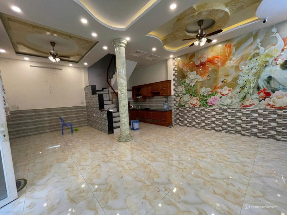 Chính chủ cần bán gấp nhà đẹp 4 tầng ngang 8m Khu vip Bình Tân hẻm xe hơi