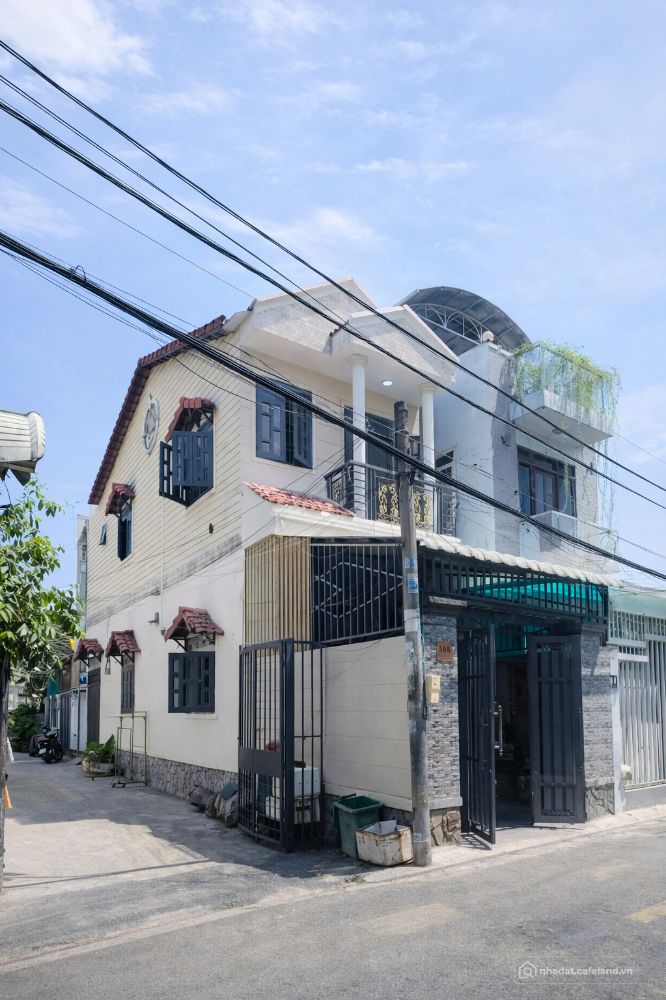 Chuyển nhượng căn góc 2 mặt tiền đường xe hơi, phường Bình Trưng Đông, quận 2