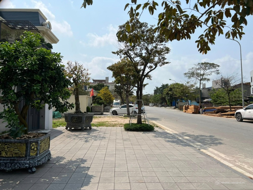 Bán lô đất trục chính khu mùng 1 tháng 6, ph Tân Bình, TP HD, 242m2, mt 11m, giá