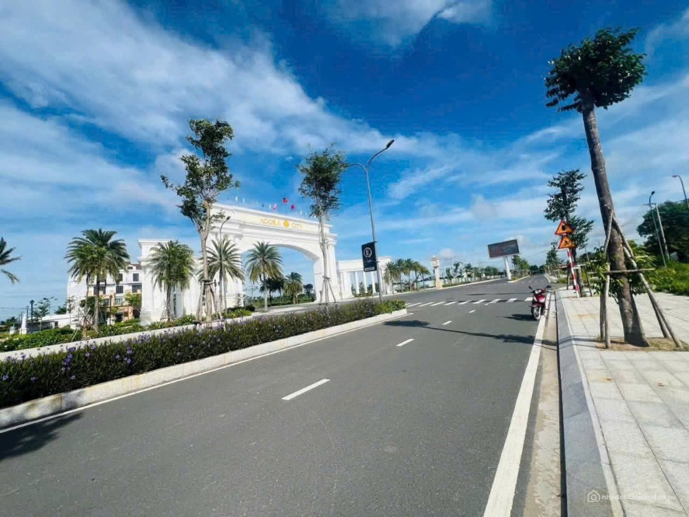 ĐẤT NỀN SỔ SẴN NGAY TRUNG TÂM HÀNH CHÍNH THỦ THỪA  LONG AN