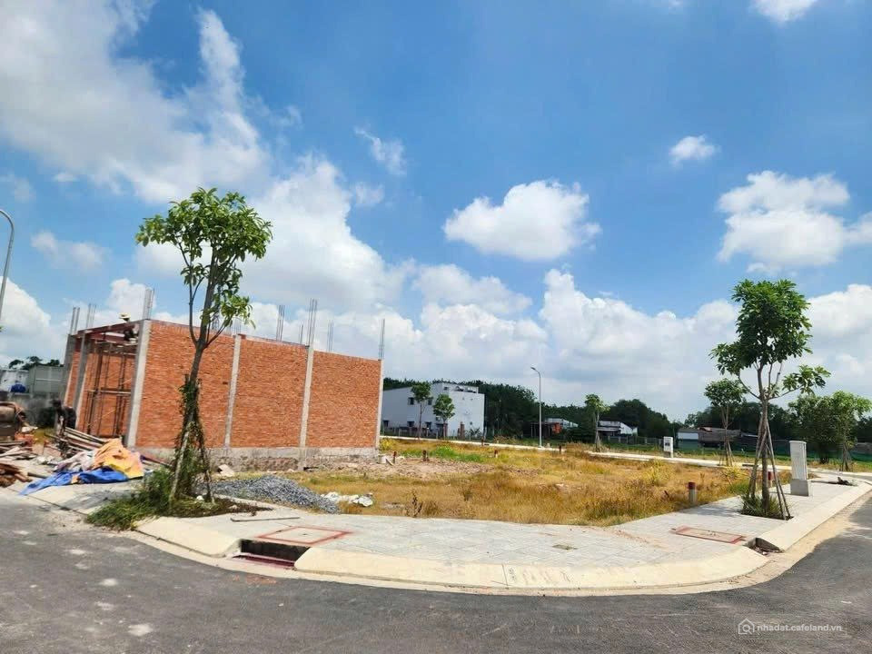 Cần bán 1 lô mặt tiền đường nhựa dự án Nam Long 3 Bình Dương