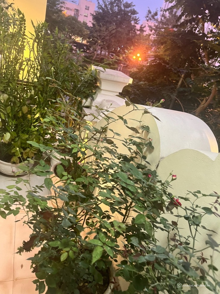 Bán Nhà Tân Mai 130m2 x 4 tầng, gara ô tô, dân trí cao, 27 tỷ