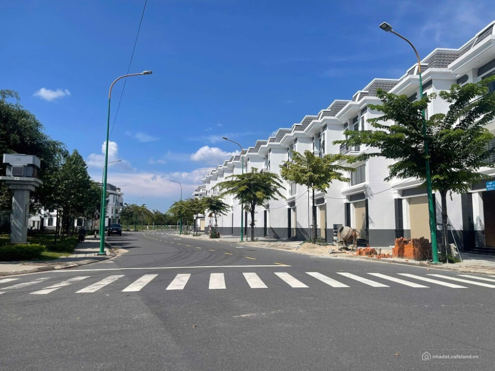 Lô góc đối diện KCN Vsip 2-Thanh toán 680 triệu ngay KĐT TP HCM