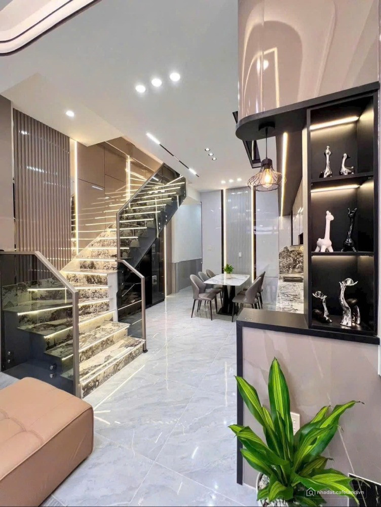 Chỉ cần xách vali vào và tận hưởng - Siêu phẩm 120m2 tại Thủ Dầu Một