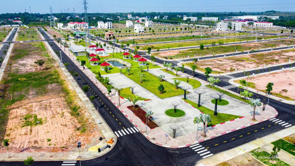 Lô đẹp đối diện khu công nghiệp Tân Bình, chỉ 5 phút tới KCN Vsip , giá hợp lí.