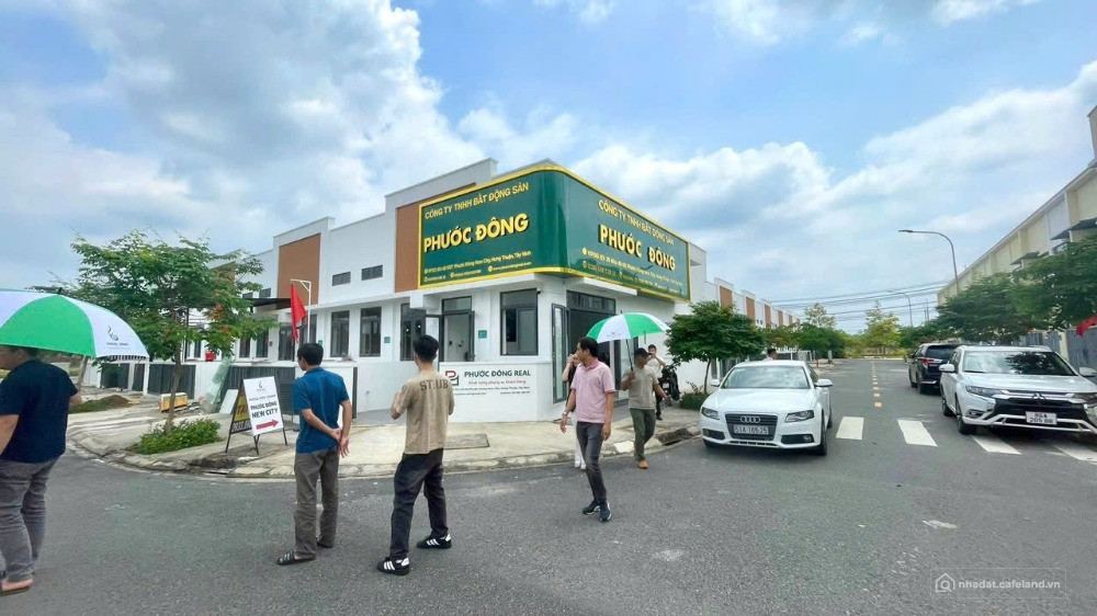 khu nhà phố phước đông - liên hệ em ngay nào ạ