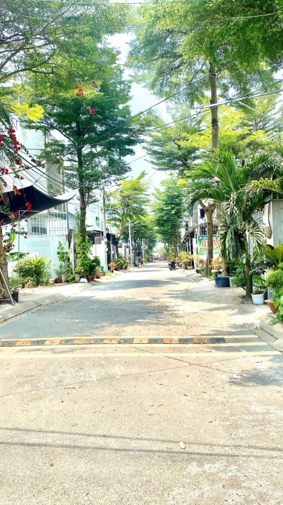 Nhà đẹp Lò Lu gần Đông Tăng Long – full nội thất – giá tốt khu dân trí cao