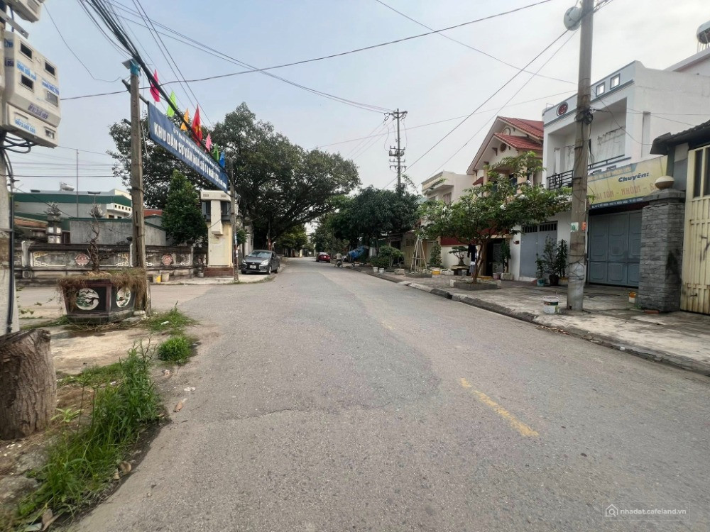 Bán lô đất mặt phố Lê Viết Hưng, ph Ngọc Châu, TP HD, 253.3m2, mt 7.95m, giá tốt