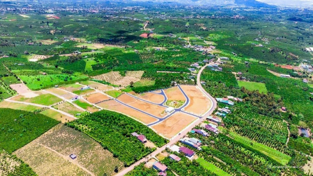 Bán nhanh 1000m2 view hồ tại phường 2 Bảo lộc, 3tr/m2