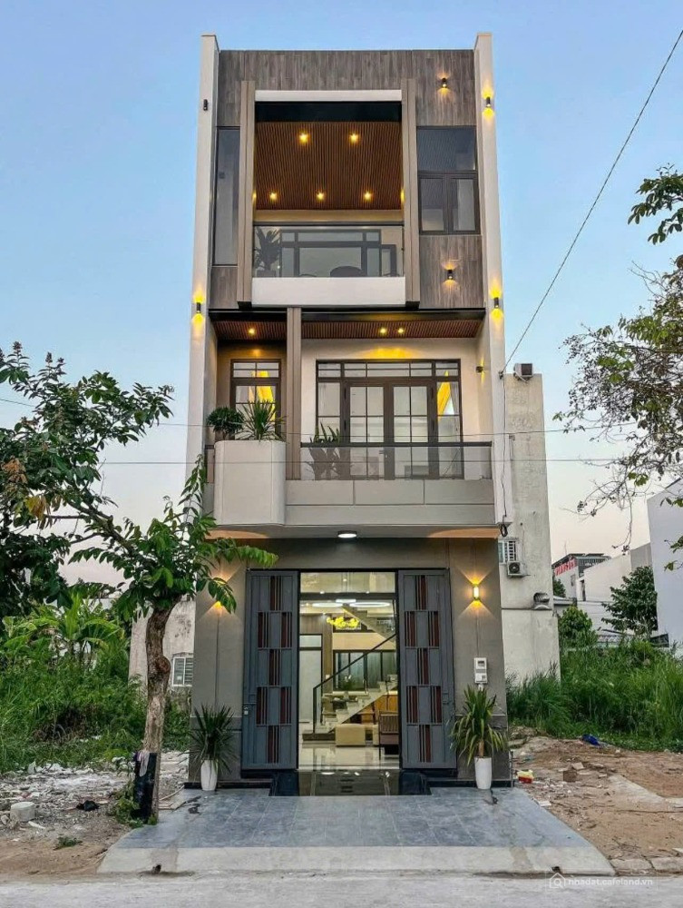 Nhà 1 Trệt 1 Lầu Gần Đại Học Bình Dương chỉ 2T5