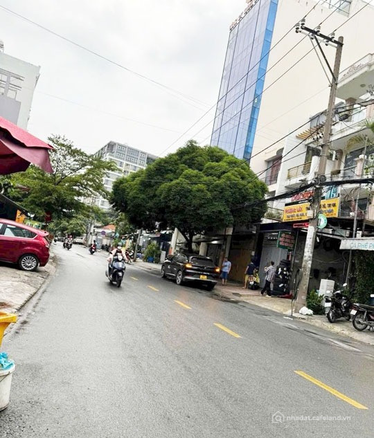 Nhà 4 tầng, mặt tiền Bạch Đằng 2, Tân Sơn Hòa, 111m2, chỉ 23.x tỷ TL