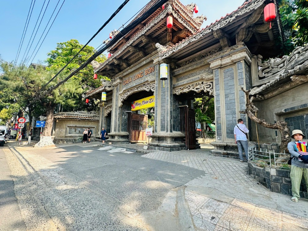 chính chủ cần bán nhà nở hậu 100m2 , hẻm ôtô giữa trung tâm tp nha trang mã vòng