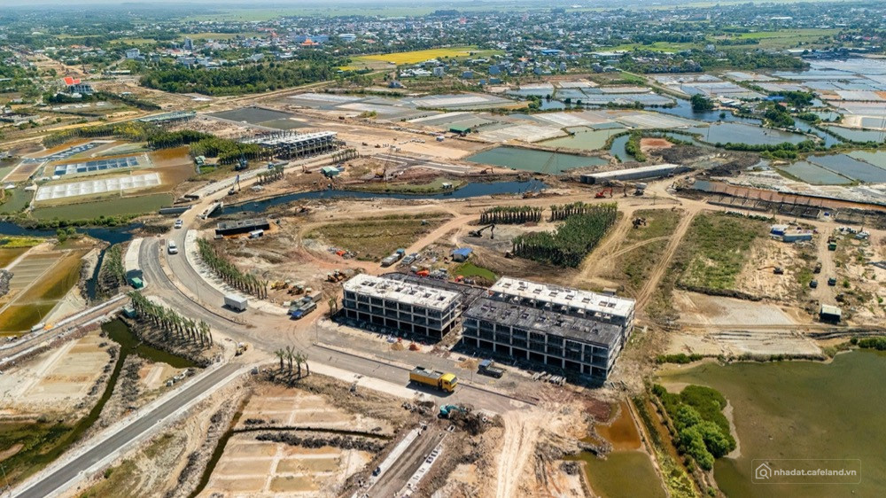 Chủ kẹt tiền bán lỗ so với giá mua 25% ! nhà phố 4 tầng . giá chỉ 5,9 tỷ / căn