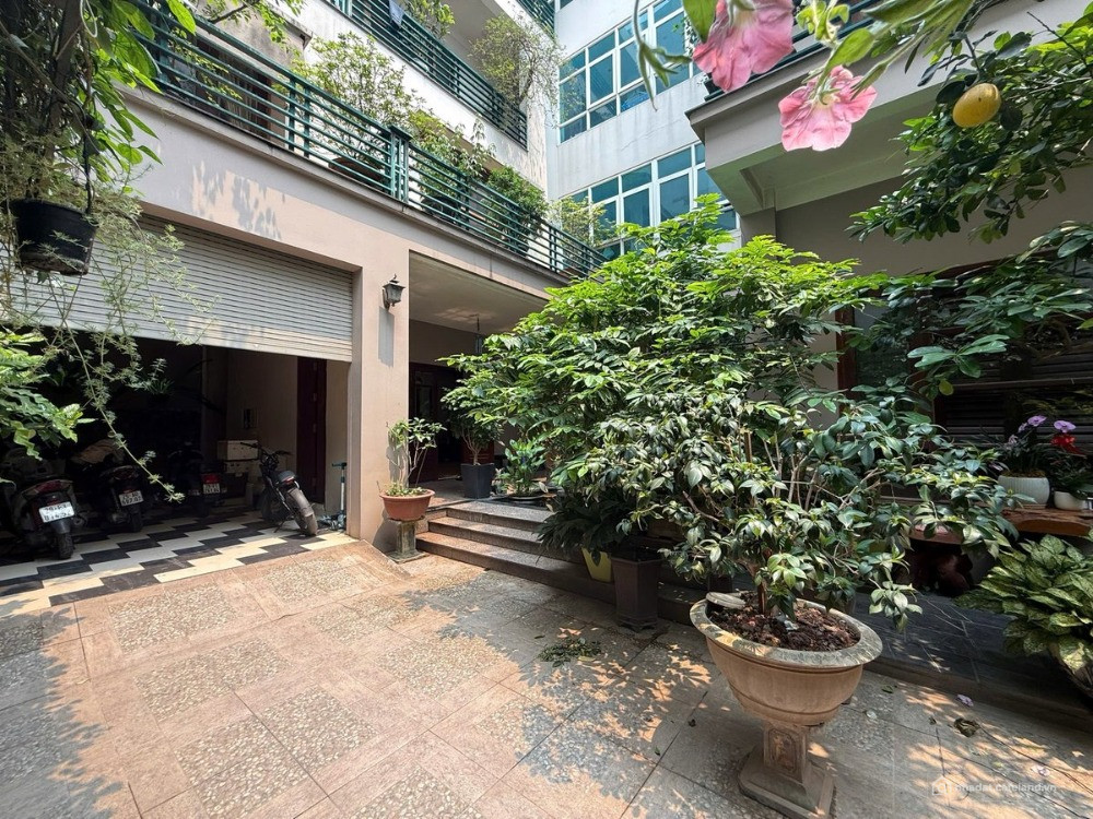 Bán Biệt Thự Trích Sài, Tây Hồ. 279m2*4 tầng, mt 15m, giá trị truyền đời 65 tỷ.