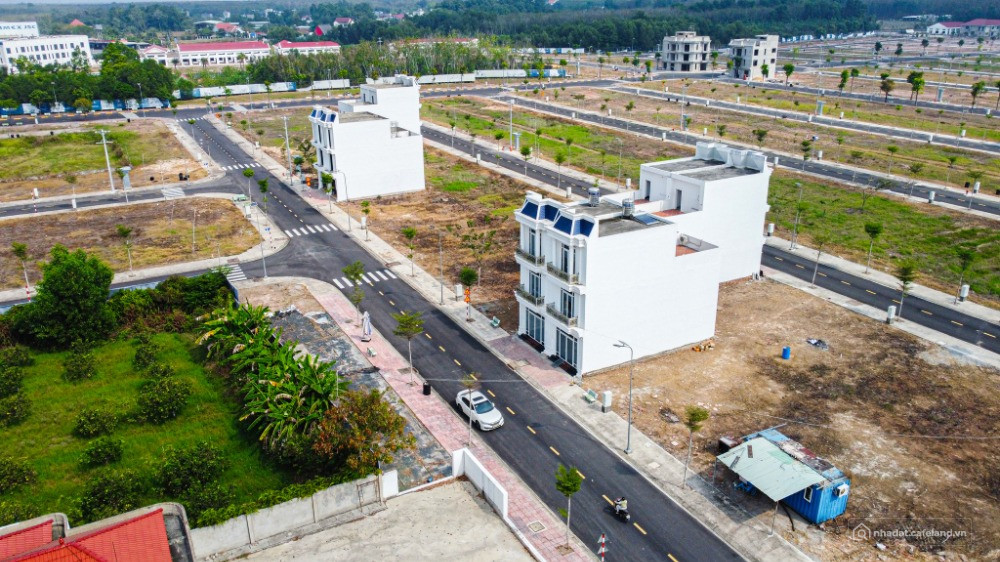 Đất nền vị trí thuận lợi kinh doanh buôn bán, nằm đối diện kcn tân bình, giá tốt