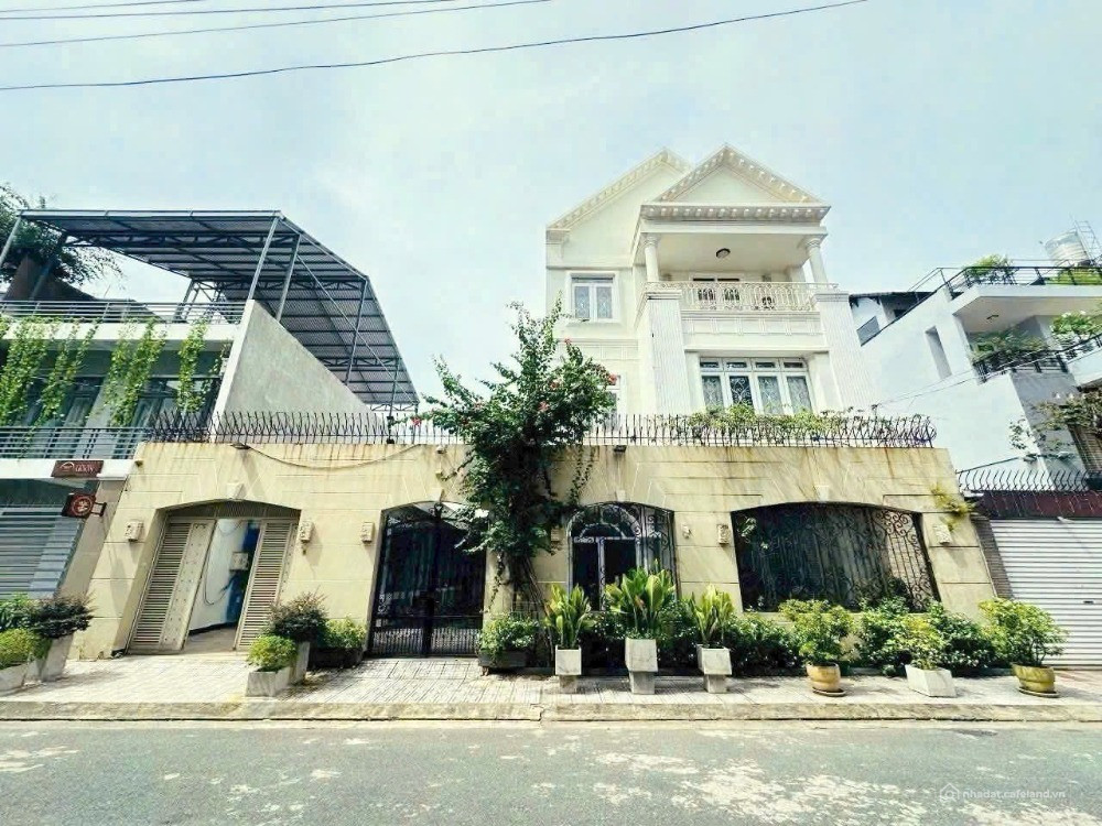 Bán biệt thự sân vườn đẹp khu dân cư trung tâm Biên Hòa, gần nhà Ga Xe Lửa