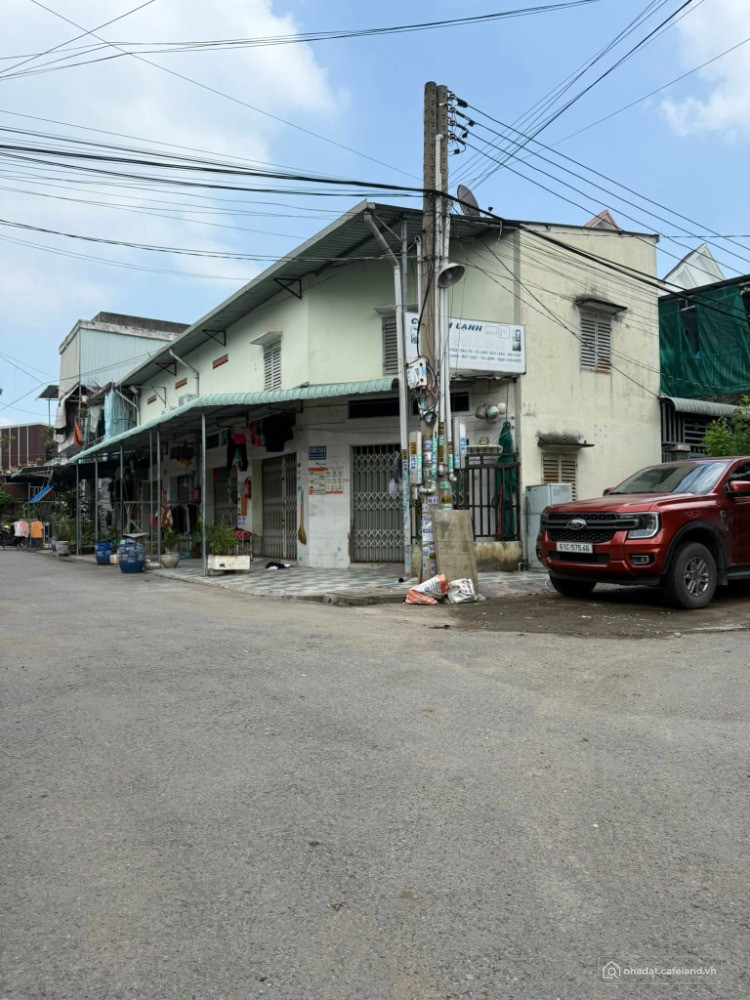 Nhà góc 2 mặt tiền khu dân cư có sẵn 5 kiot cho thuê có dòng tiền gần Wincom550
