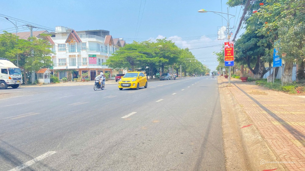 10m mặt tiền lê hồng phong, trung tâm đức trọng, lâm đồng